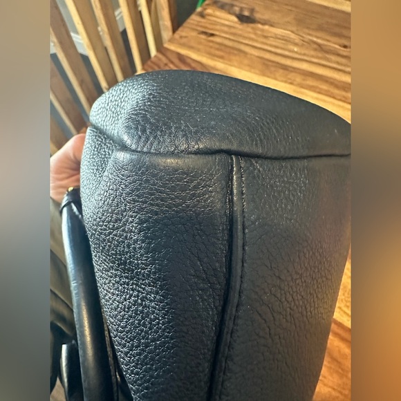 Marc Jacobs Pebbled Leather Handbag with Shoulder Strap - Picture 4 of 16